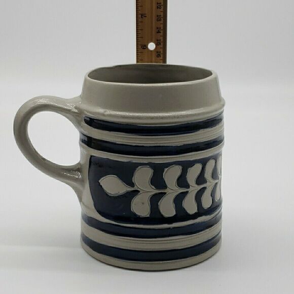 Williamsburg VA Souvenir Beer Mug Replica Grey /Cobalt Blue Pottery 1 L / 1 Qt - Picture 9 of 12